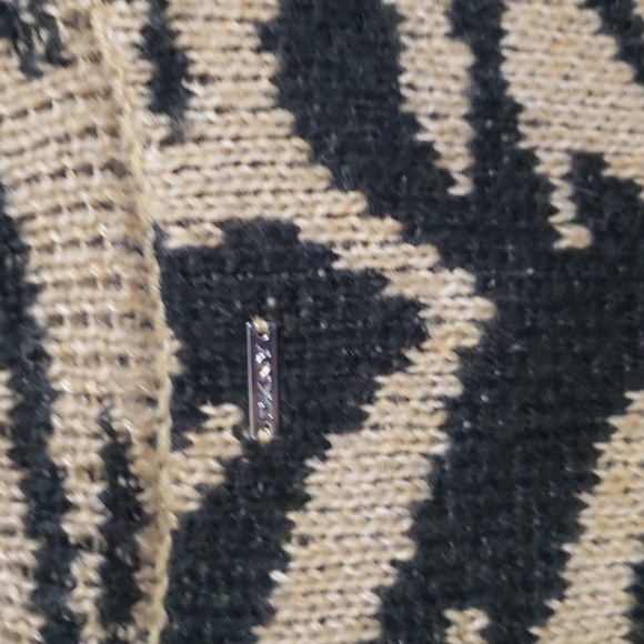 DKNY sweater - Picture 7 of 7